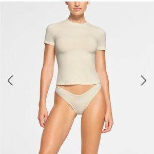 Skims COTTON JERSEY T-SHIRT | BONE - BONE / M x 1 (New With Tags)